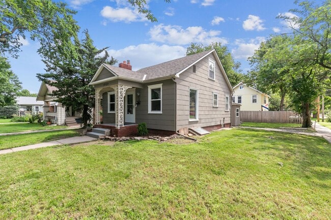 Building Photo - Riverside 4 Bedroom 3 Bathroom