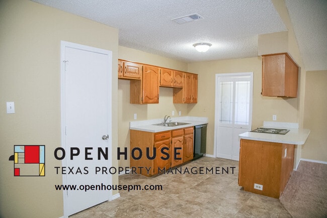 Building Photo - 725 Cornfield Dr Arlington