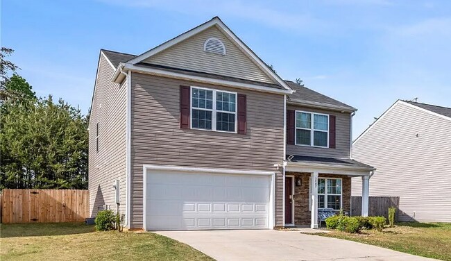 Building Photo - 4 Bedroom 3 Bath Pet Friendly Rental!