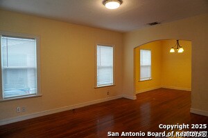 Foto del edificio - 1723 W Kings Hwy