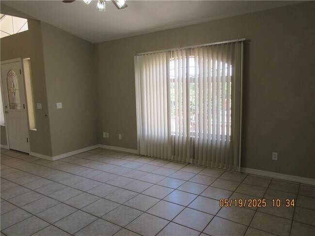 Building Photo - 2627 Broken Arrow St