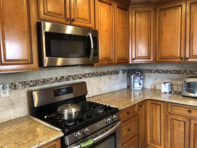Foto del edificio - 3 br, 2 bath House - 146 Franklin Street