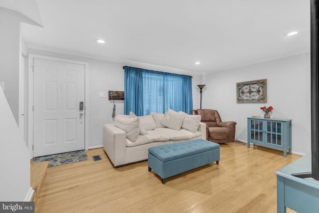 Building Photo - 7113 Latour Ct
