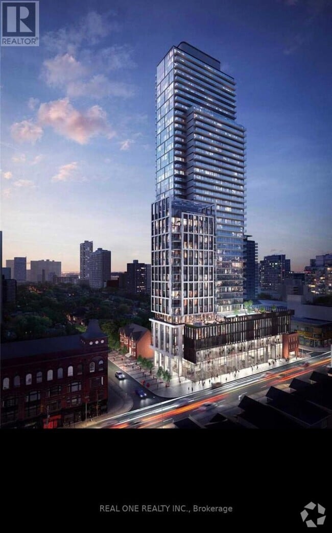 Building Photo - 3-3703 Gloucester St
