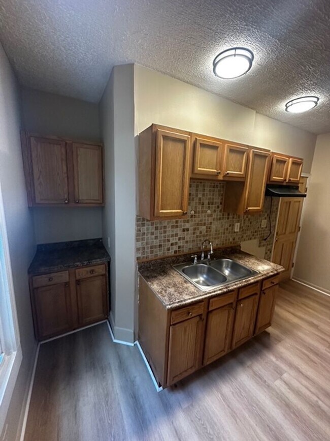 Foto del edificio - 207 Kenwood Ave