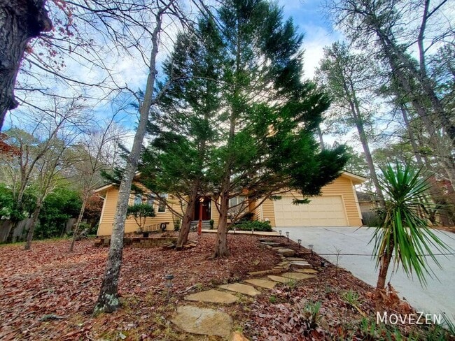 Foto del edificio - 2323 Ridgefield Dr