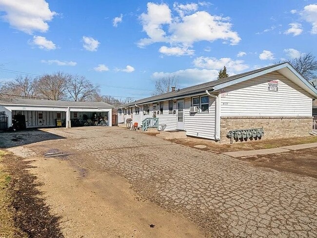 Building Photo - 3112 Prial Ave