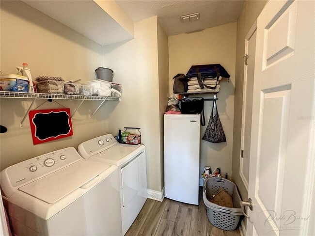 Foto del edificio - 718 Terrace Spring Dr