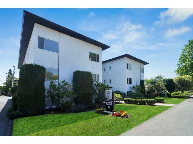 Building Photo - The Seacrest Apartments