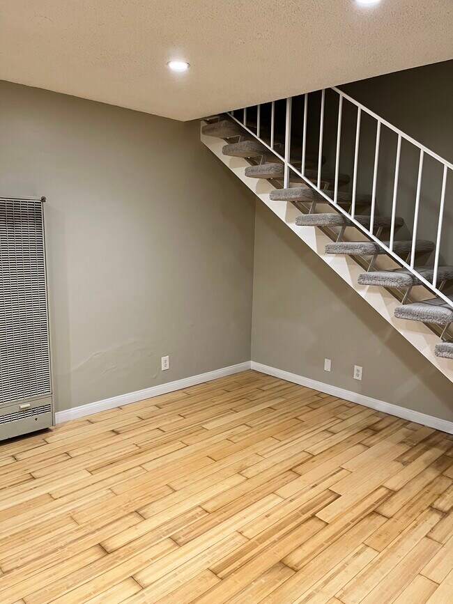 Foto del edificio - 235 N Buena Vista St