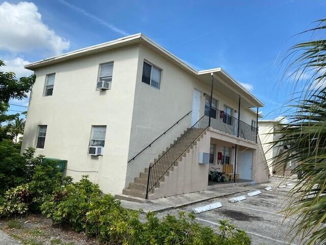 Building Photo - 1425 W 31st St