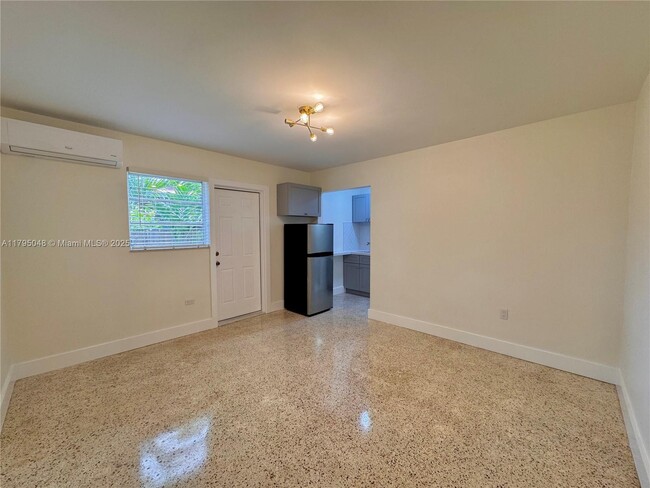 Foto del edificio - 7137 SW 22nd St