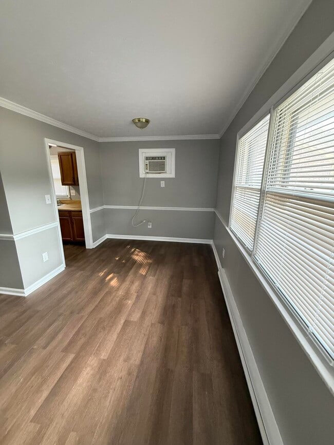 Building Photo - 310 Garden Park Dr