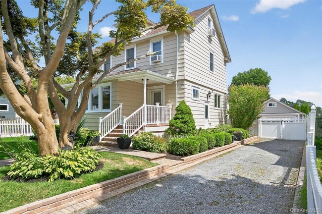 Building Photo - 26 9th St
