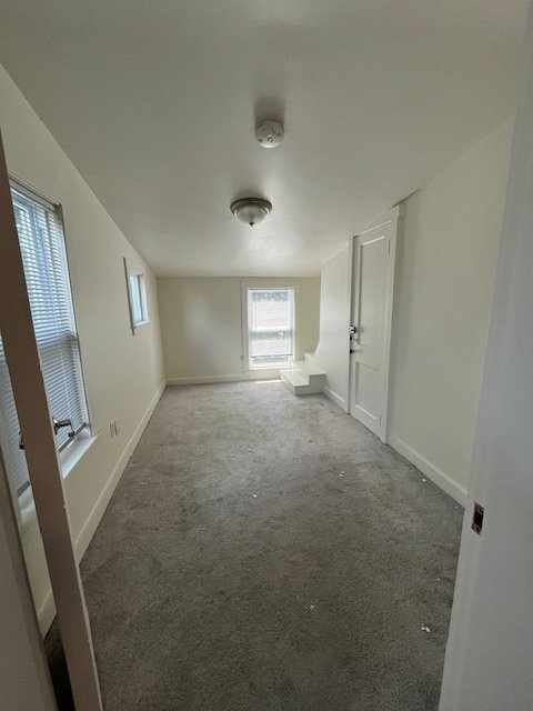 Building Photo - Bright! Clean! 2 Bedroom