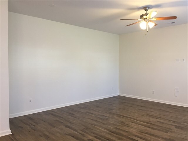 Building Photo - 407 Pine Hill Lane