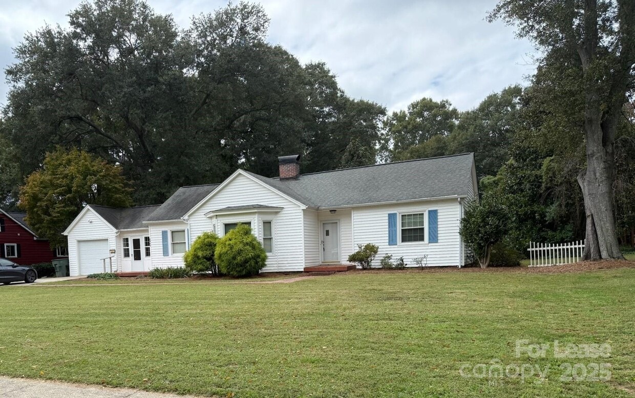 Foto principal - 803 Townsend Ave