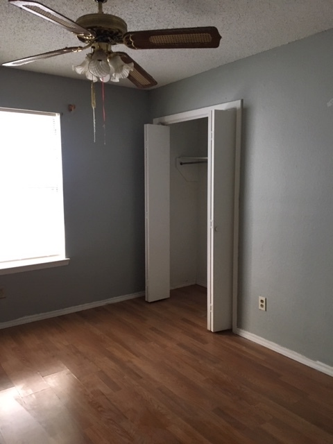 room1 - 1042 Enfilar Ln