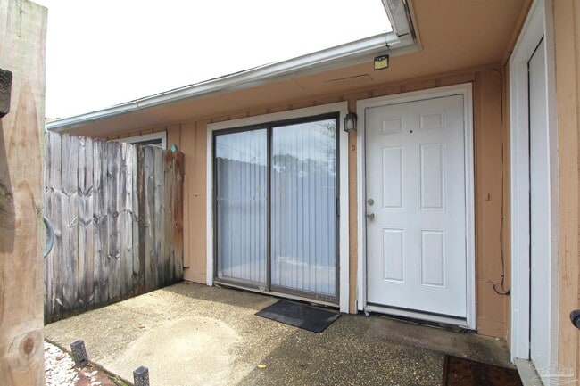 Building Photo - 3398 Green Briar Cir