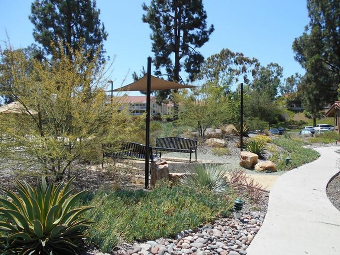 Building Photo - Spacious 2BD Condo in Bernardo Greens with Garage!