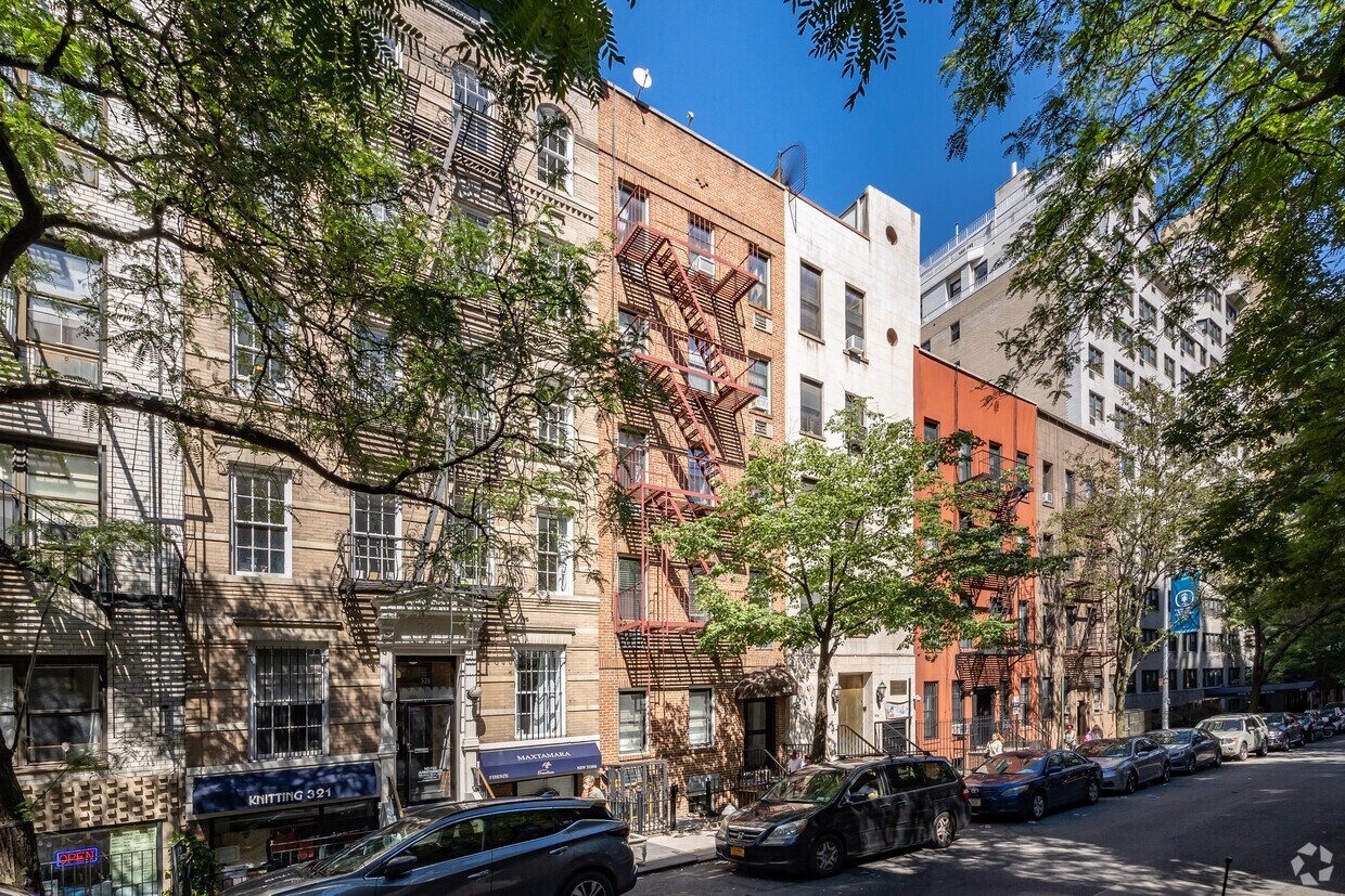 Primary Photo - 323 E 75th St