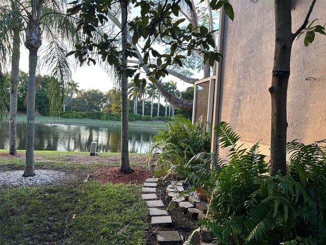 Foto del edificio - 2225 Salerno Cir