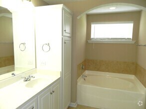 Building Photo - 498 Sebastian Dr