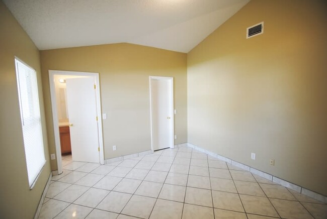Building Photo - 1783 Tradewinds Ave SE