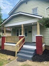 Building Photo - 624 E Gates St