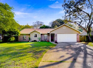 Building Photo - 1174 Bay Ct