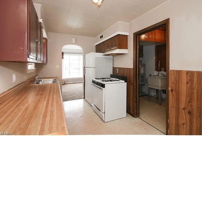 4549 W 147th St, Cleveland, OH 44135 House Rental in Cleveland, OH