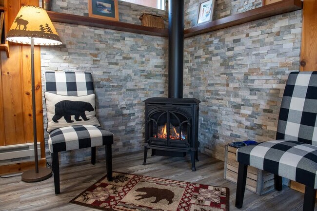 Foto del edificio - 1711 Fischer Ln