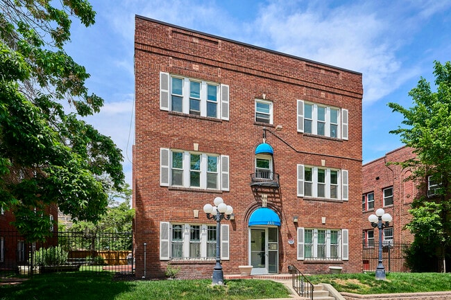 Photo - 1351 N Washington St Apartment