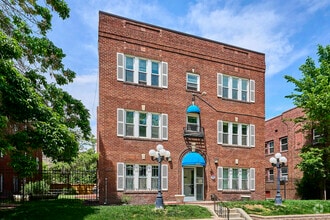 Building Photo - 1351 N Washington St