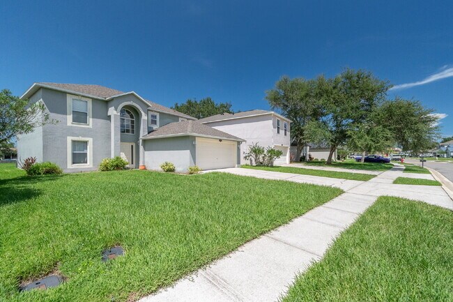 Foto del edificio - Brookshire at Heritage Oaks, Two-Story Pool Home with pond view!