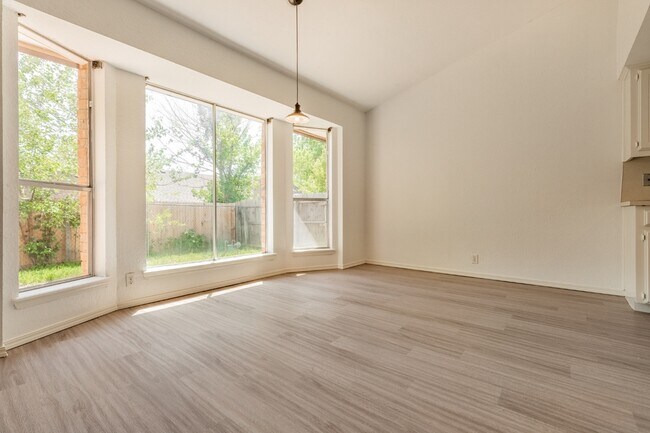 Foto del edificio - 1006 W Neptune Rd
