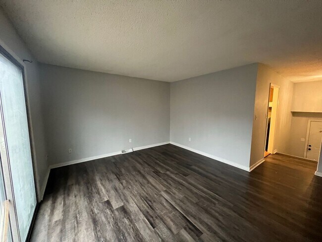 Building Photo - Cozy 2 bedroom, 1 bath in Independence!