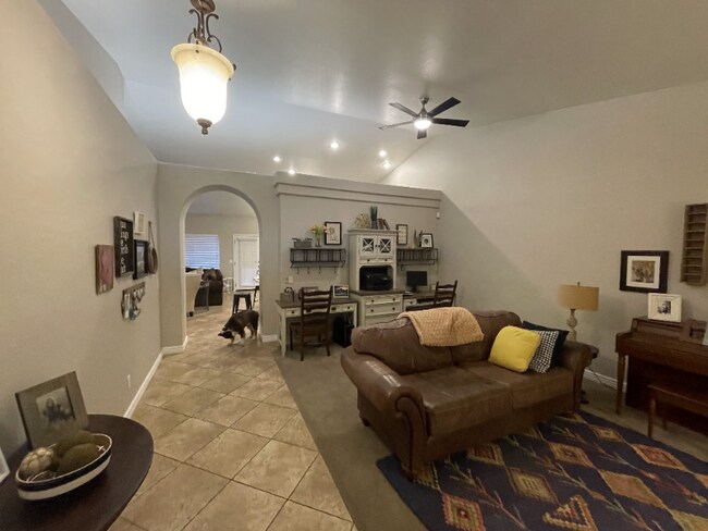 Foto del edificio - 2854 E Fairfield St
