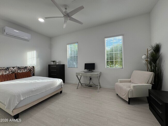 Foto del edificio - 2996 E Birdsong Ave