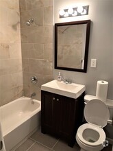 Building Photo - 205 N Oak Dr