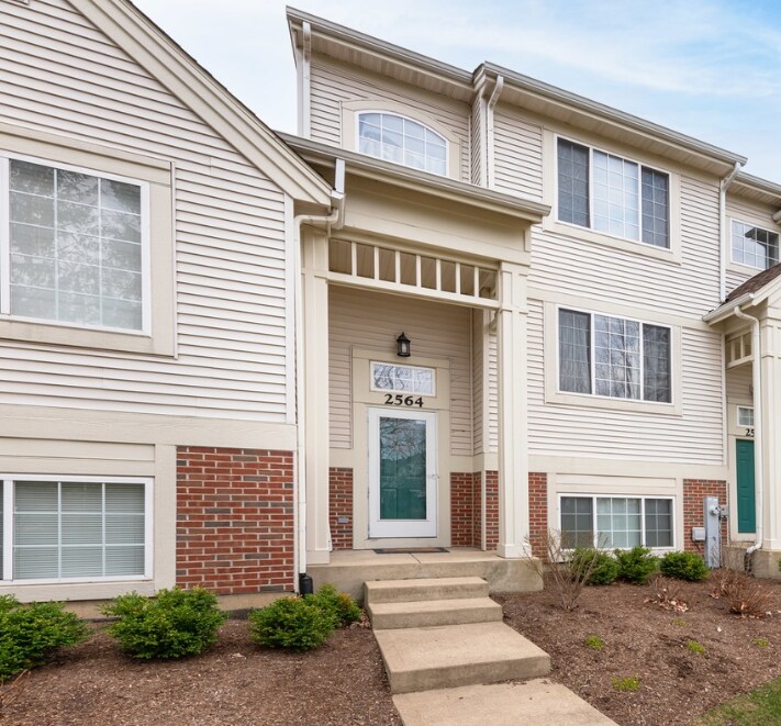 2564 Hatfield Ct, Elgin, IL 60123 Townhome Rentals in Elgin IL