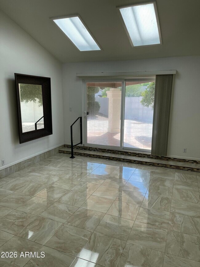 Foto del edificio - 7725 E Berridge Ln