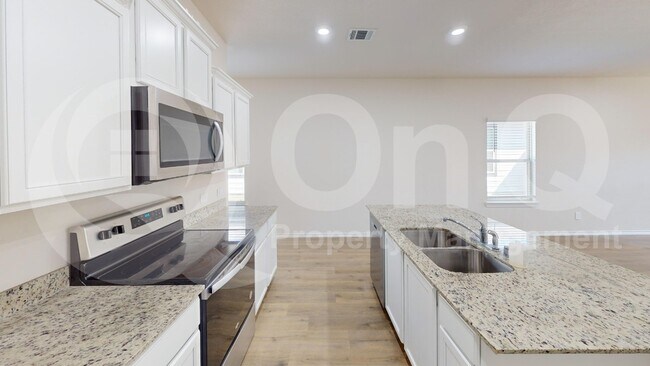 Building Photo - 213 Vitex Dr