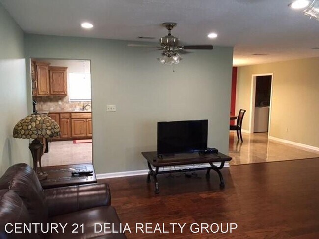 Building Photo - 3 br, 2 bath House - 2213 Angus St.