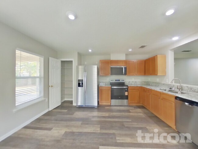 Foto del edificio - 76383 Timbercreek Blvd