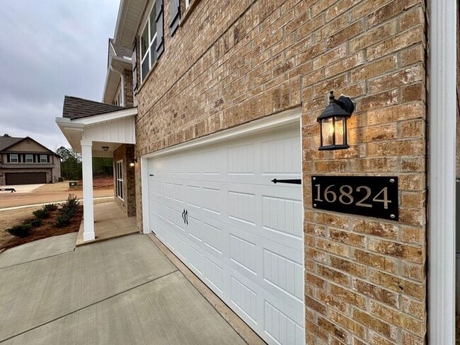 Building Photo - New Construction and over 3,500 of square footage!