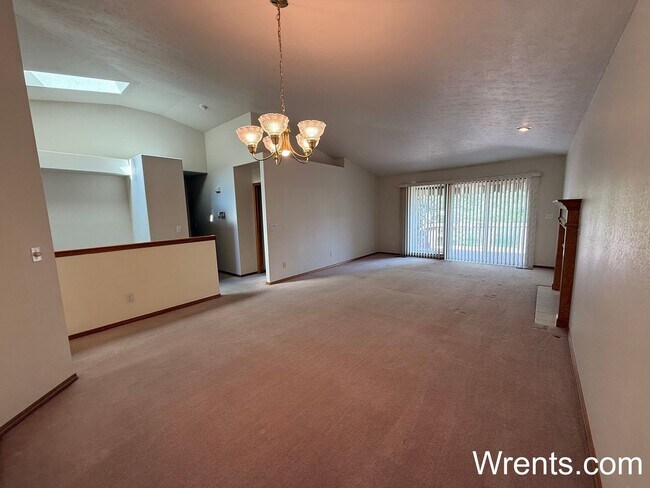 Foto del edificio - Charming 3 bed / 3 bath Home Near The Cree...