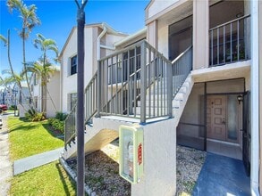 Building Photo - 800 Independence Dr