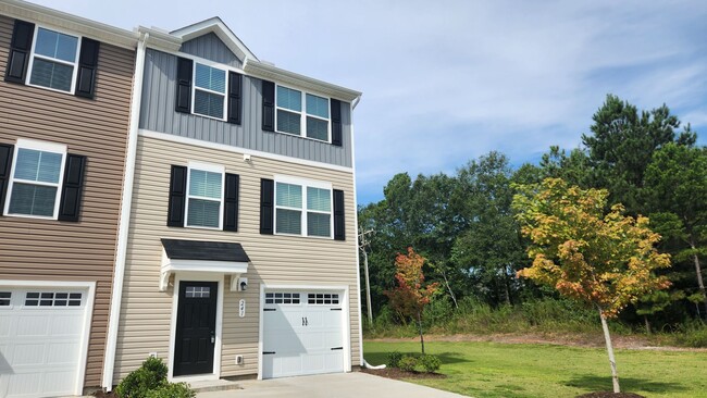 Building Photo - Simpsonville - Baldwin Ridge - Convenientl...