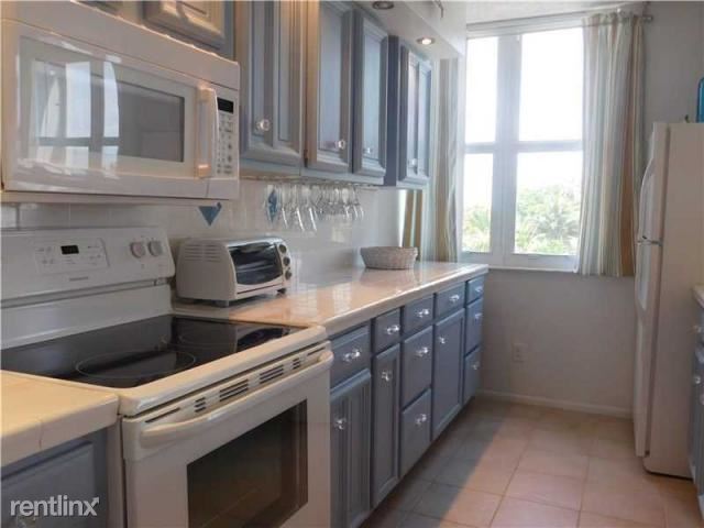 Building Photo - 800 SE 20th Ave